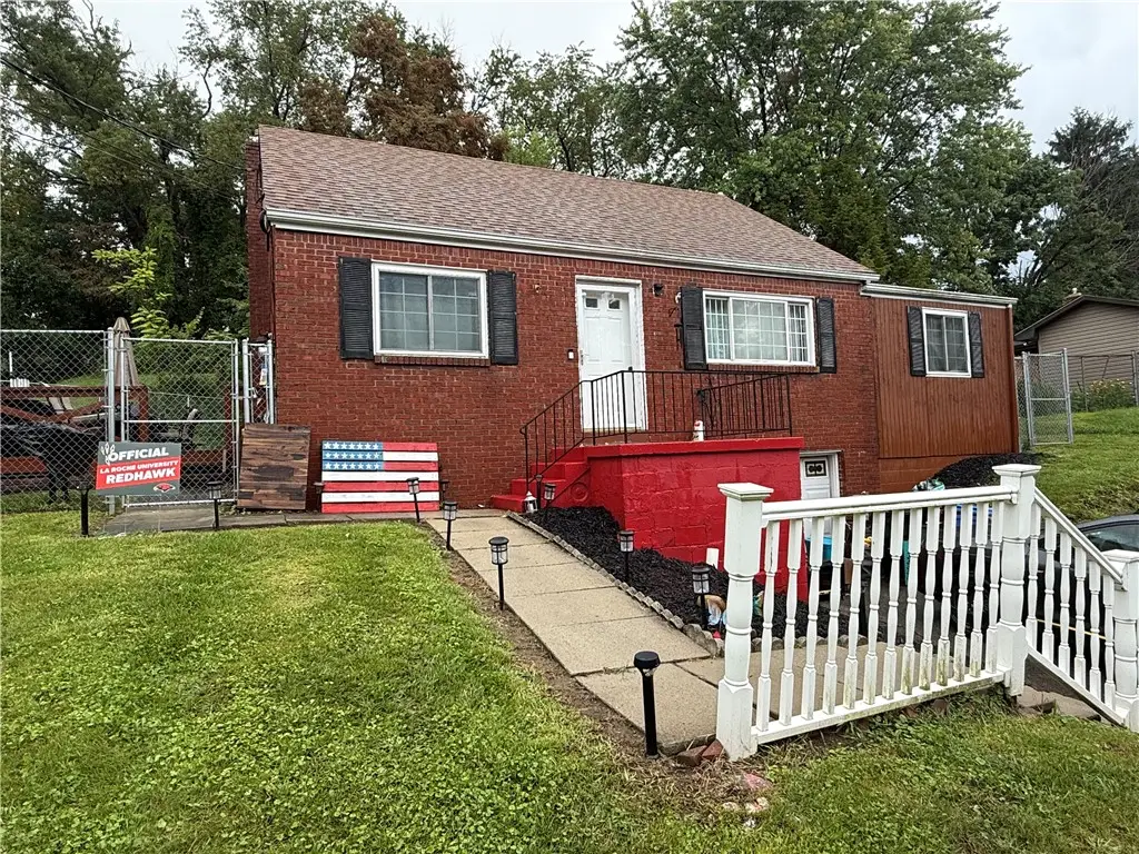 2009 Ridge Rd, McKeesport, PA 15135 - #1