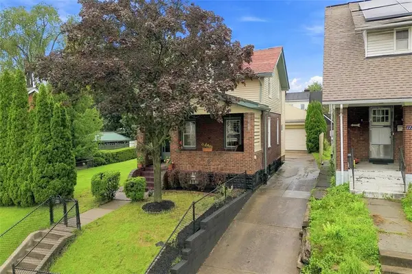 1221 Pocono St, Pittsburgh, PA 15218