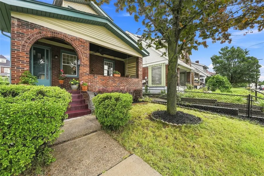1221 Pocono St, Pittsburgh, PA 15218 - #2