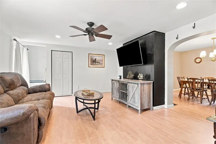 352 Mountain View Rd, New Castle, PA 16101 - #2