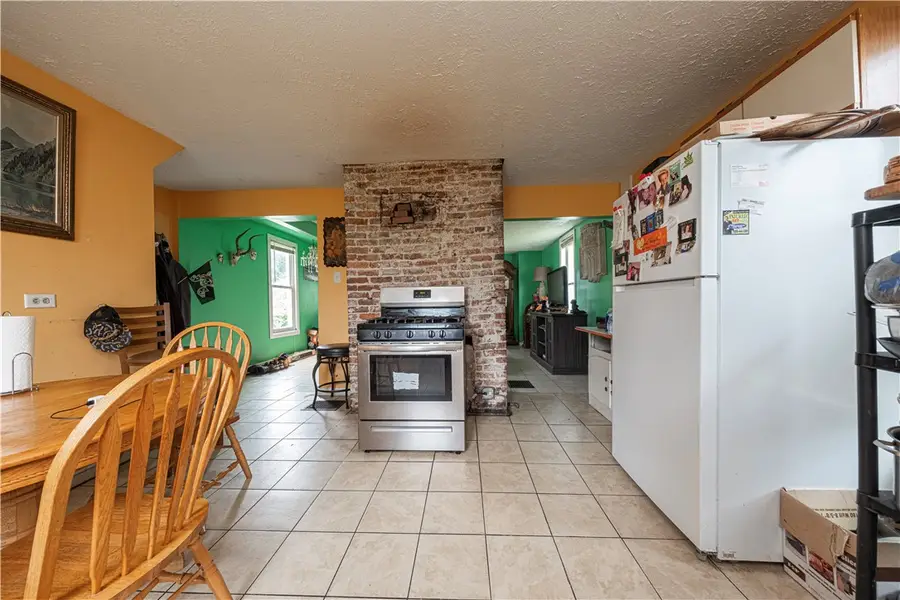 1362 E Maiden St, Washington, PA 15301 - #3