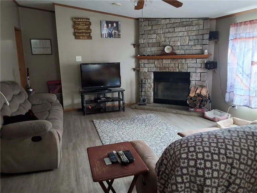 425 Purdy Rd, Burgettstown, PA 15021 - #2
