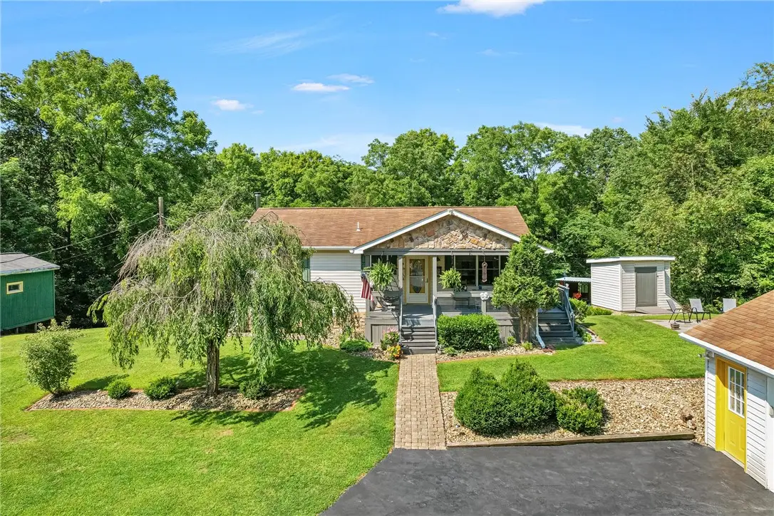 160 Cain Rd, Clinton, PA 15026 - #1