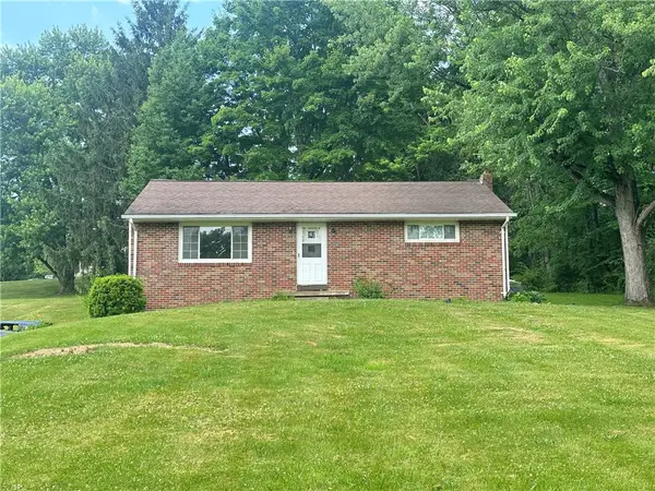 131 Campmeeting Rd, Clinton, PA 15026