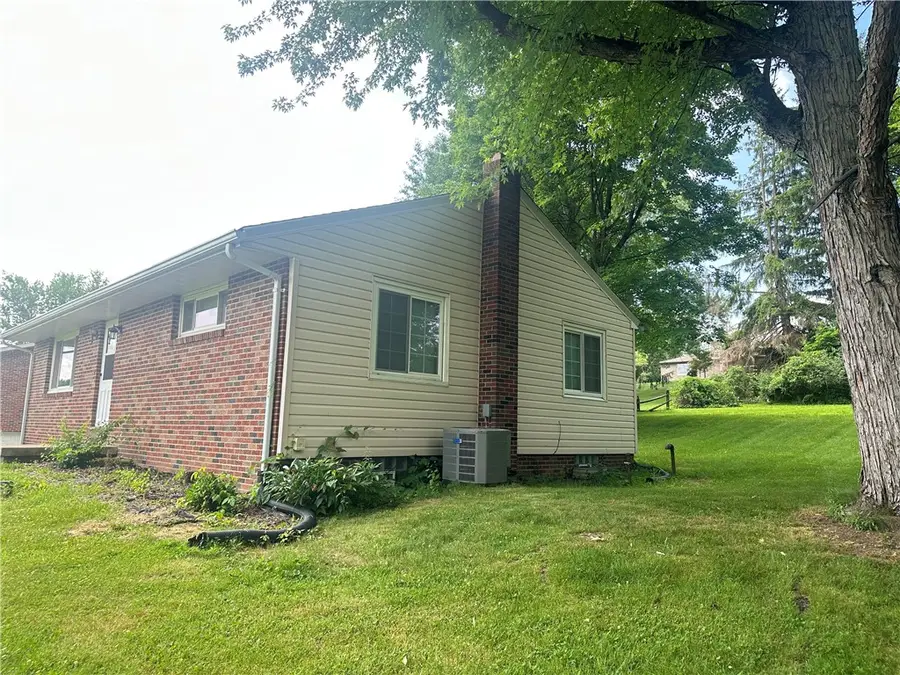 131 Campmeeting Rd, Clinton, PA 15026 - #3