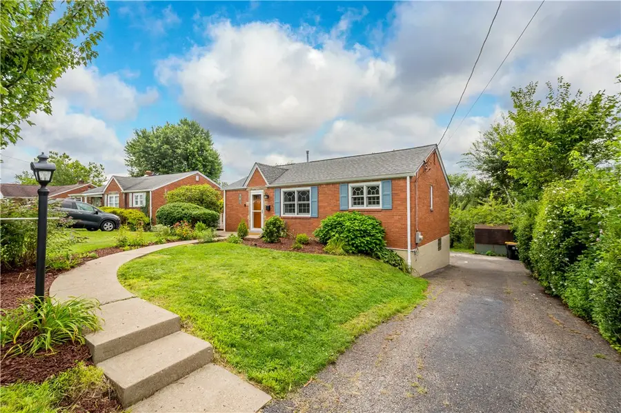 524 Chessbriar Dr, Bethel Park, PA 15102 - #2