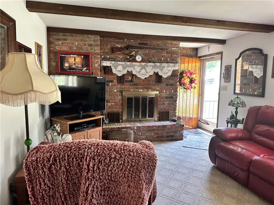 806 Parker Ave, Scottdale, PA 15683 - #2