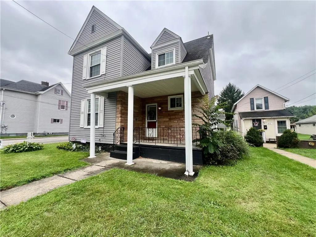 920 Dewey Ave, New Castle, PA 16101 - #1