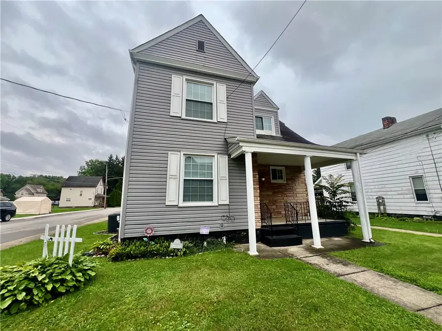 920 Dewey Ave, New Castle, PA 16101 - #2