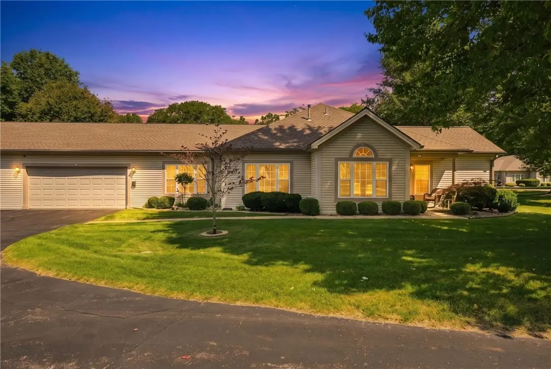 85 Stone Ridge Blvd, Hermitage, PA 16148 - #1