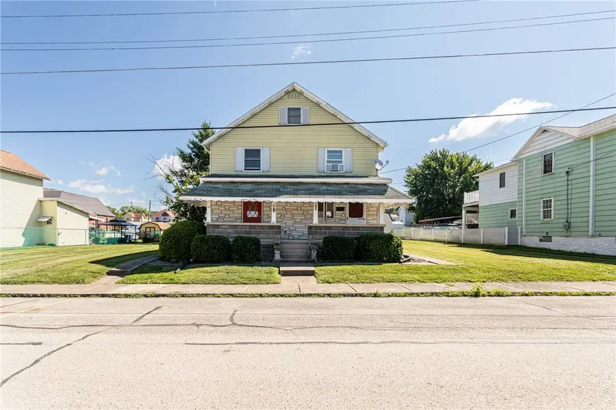 417 Vine St, Connellsville, PA 15425 - #3
