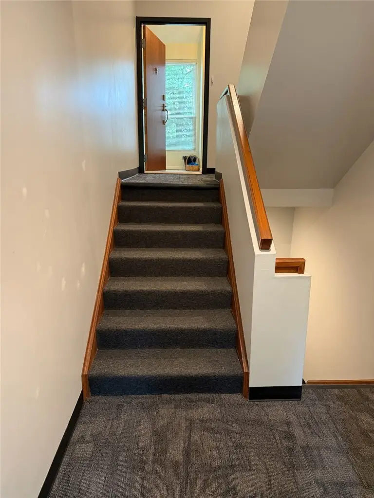 1407 Kenzie Dr, Pittsburgh, PA 15205 - #2