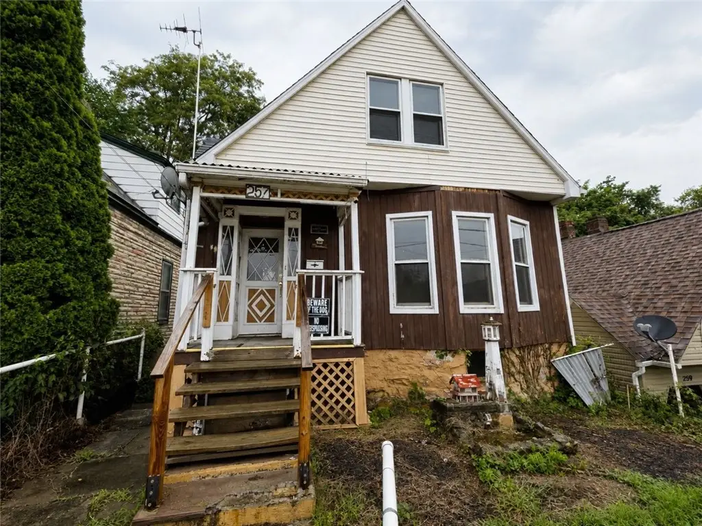 257 Thompson Ave, Donora, PA 15033 - #1