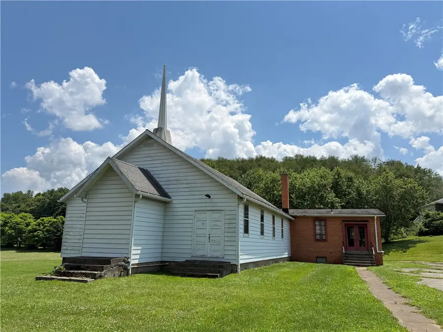 7190 Vine St, Enon Valley, PA 16120 - #2