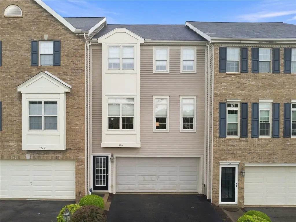 920 Royal Ct, Canonsburg, PA 15317 - #1