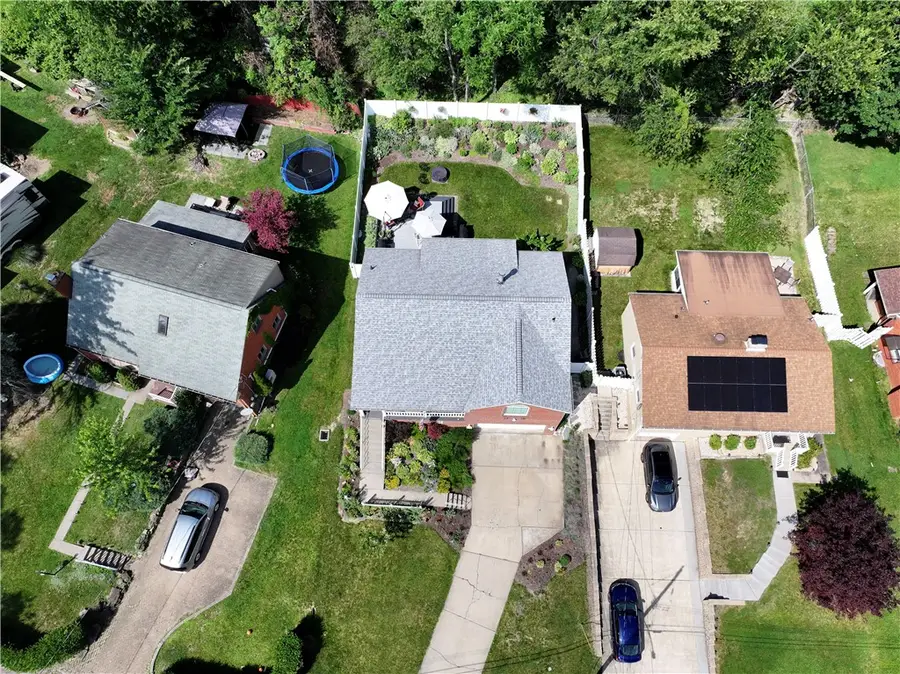 558 Foltz Dr, Verona, PA 15147 - #2