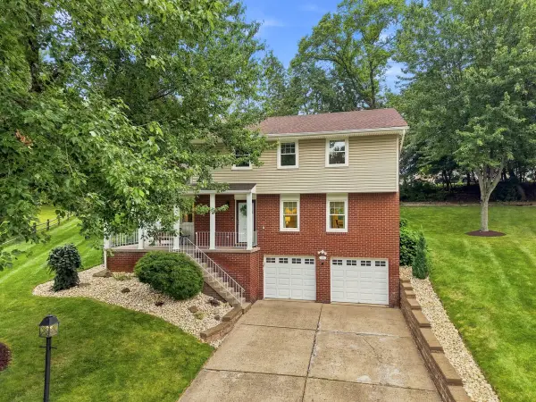104 Oxbridge Drive, Coraopolis, PA 15108
