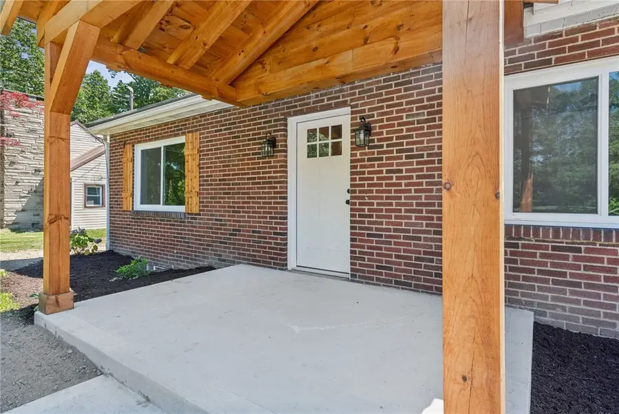 4533 Ridgeview Dr, Greensburg, PA 15601 - #2