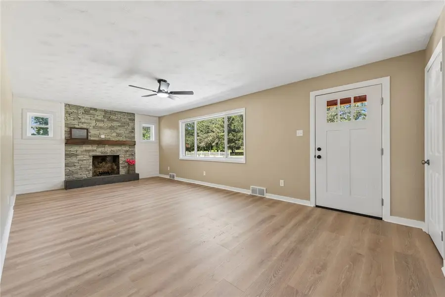 4533 Ridgeview Dr, Greensburg, PA 15601 - #3