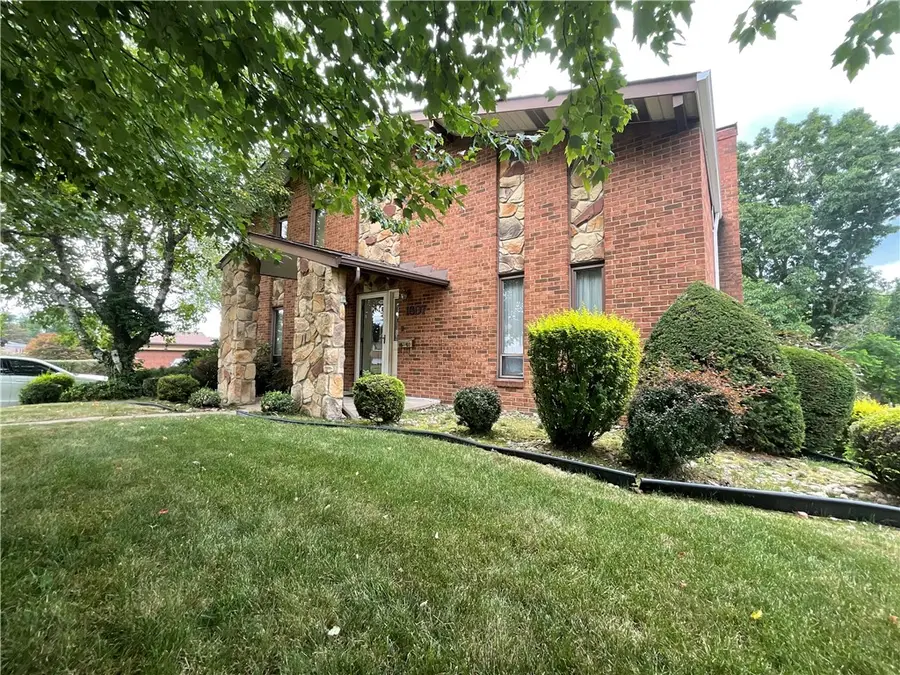 1807 Educational Dr, White Oak, PA 15131 - #2