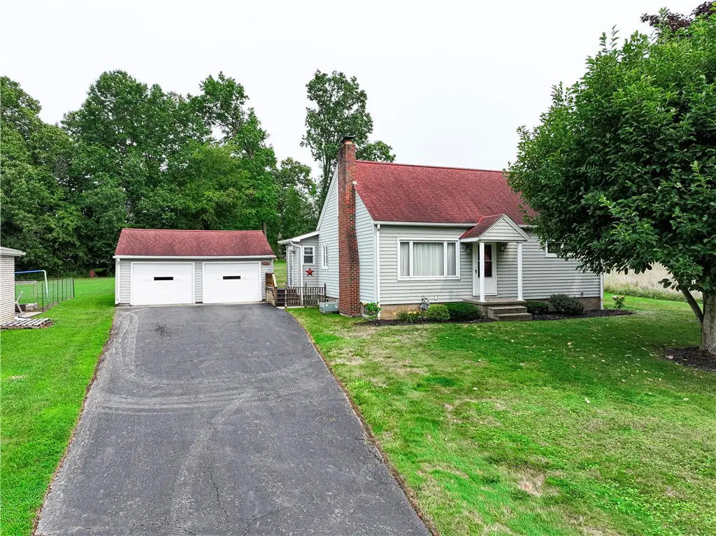 2433 Ridgewood Ct, New Castle, PA 16101 - #1