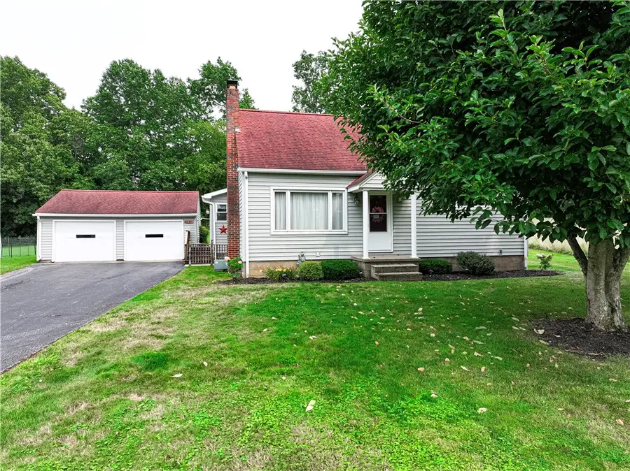 2433 Ridgewood Ct, New Castle, PA 16101 - #2
