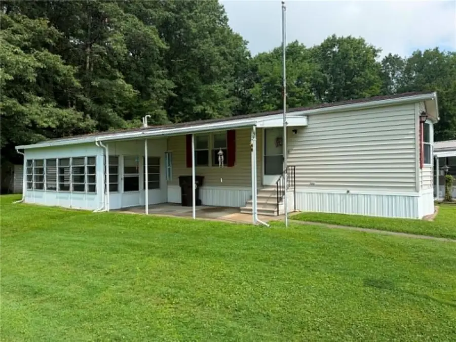 1529 Lee Ln, Grove City, PA 16127 - #2