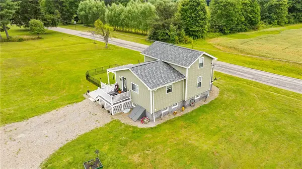 1509 S Darby Rd, Hermitage, PA 16148