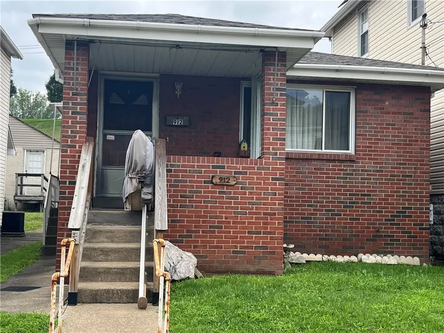 912 Vermont Ave, Glassport, PA 15045 - #2