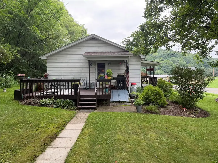 1048 Parkwood Rd, Indiana, PA 15701 - #3