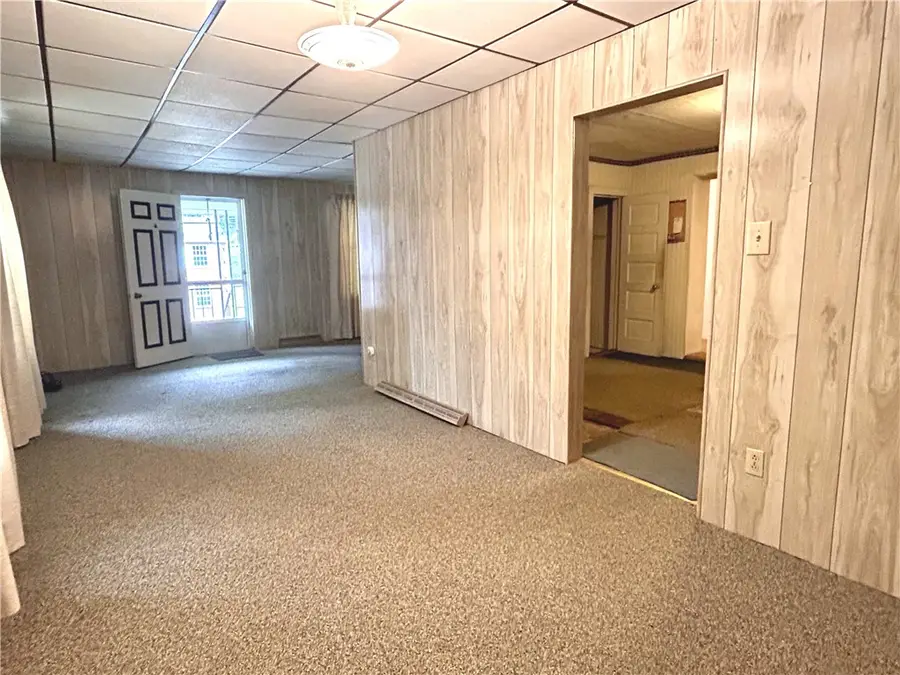 174 Douglas St, Commodore, PA 15729 - #3