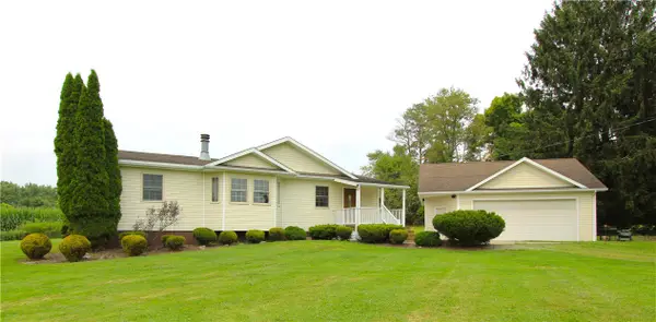 105 Sunset Rd, Hermitage, PA 16148