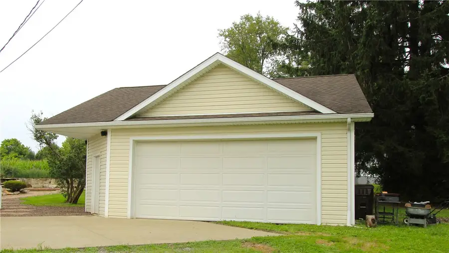 105 Sunset Rd, Hermitage, PA 16148 - #3