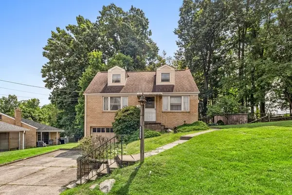 5035 Clelia Dr, Pittsburgh, PA 15236