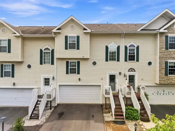 553 Ten Point Ln, Cranberry Twp, PA 16066