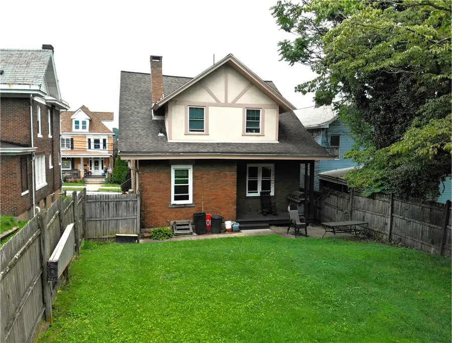 304 N 2nd St, Jeannette, PA 15644 - #2
