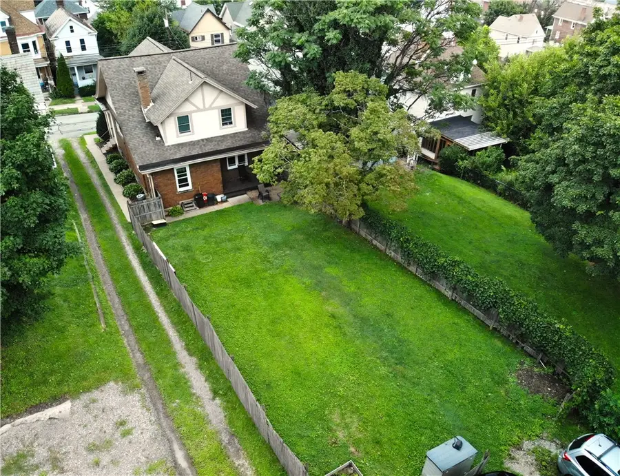 304 N 2nd St, Jeannette, PA 15644 - #3