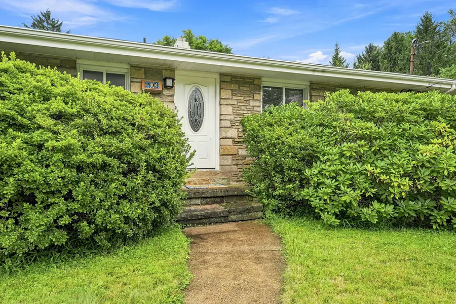 203 Key Garden Drive, Coraopolis, PA 15108 - #2