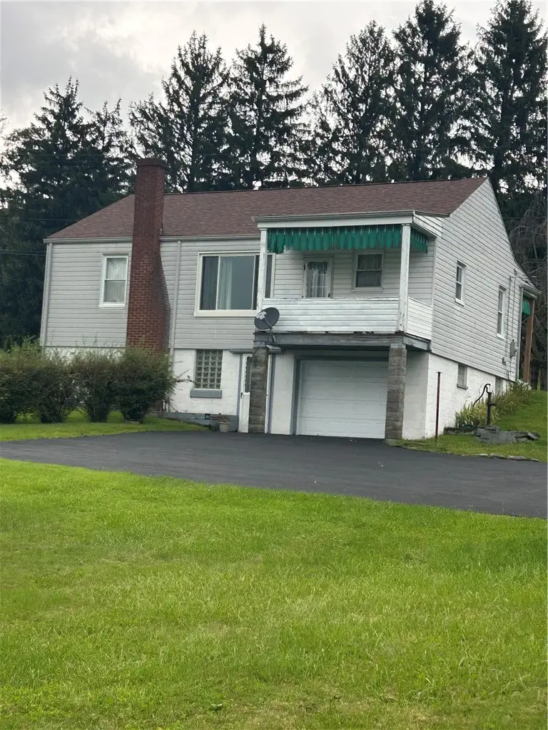 423 Arona Rd, New Stanton, PA 15672 - #2