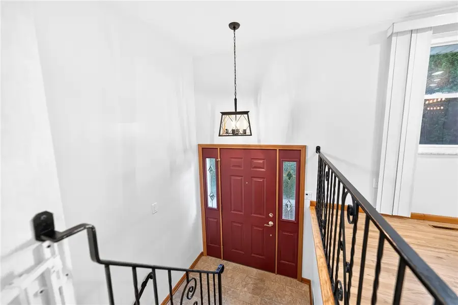 436 Sharon Rd, Coraopolis, PA 15108 - #3