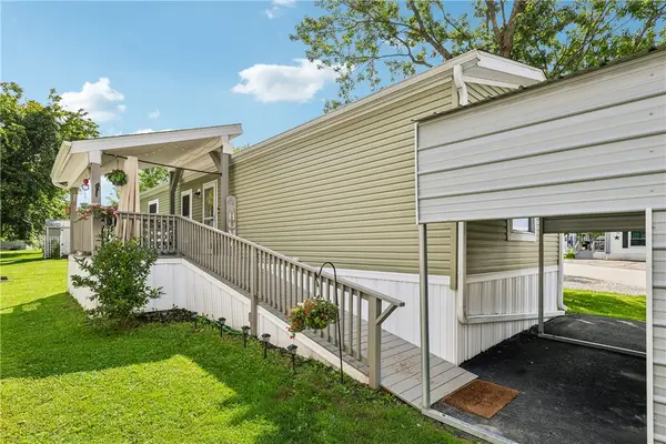 51 Interstate Dr, Claysville, PA 15323