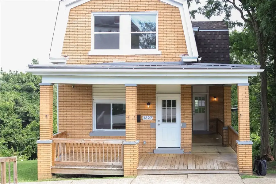 1327 Triana St, Pittsburgh, PA 15210 - #2