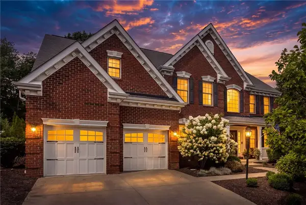 100 Macintosh Ct, Cranberry Twp, PA 16066