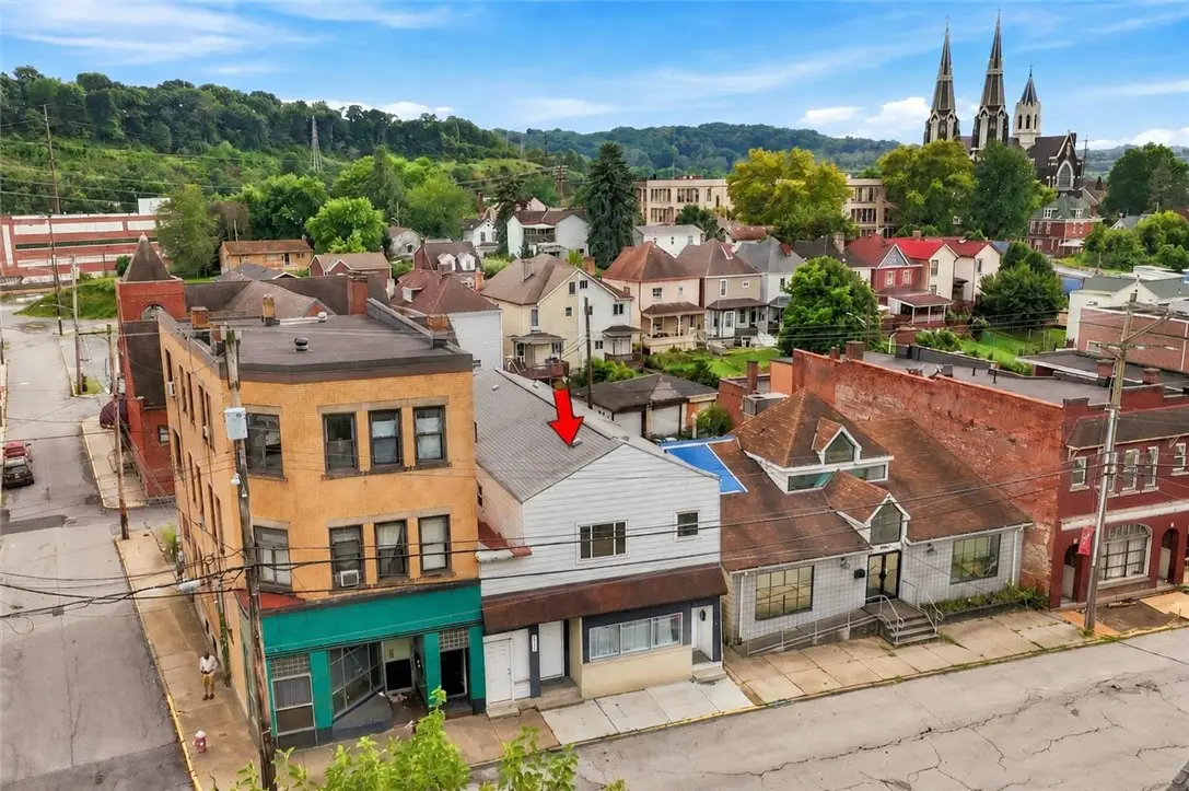 753 Chartiers Ave, McKees Rocks, PA 15136 - #1