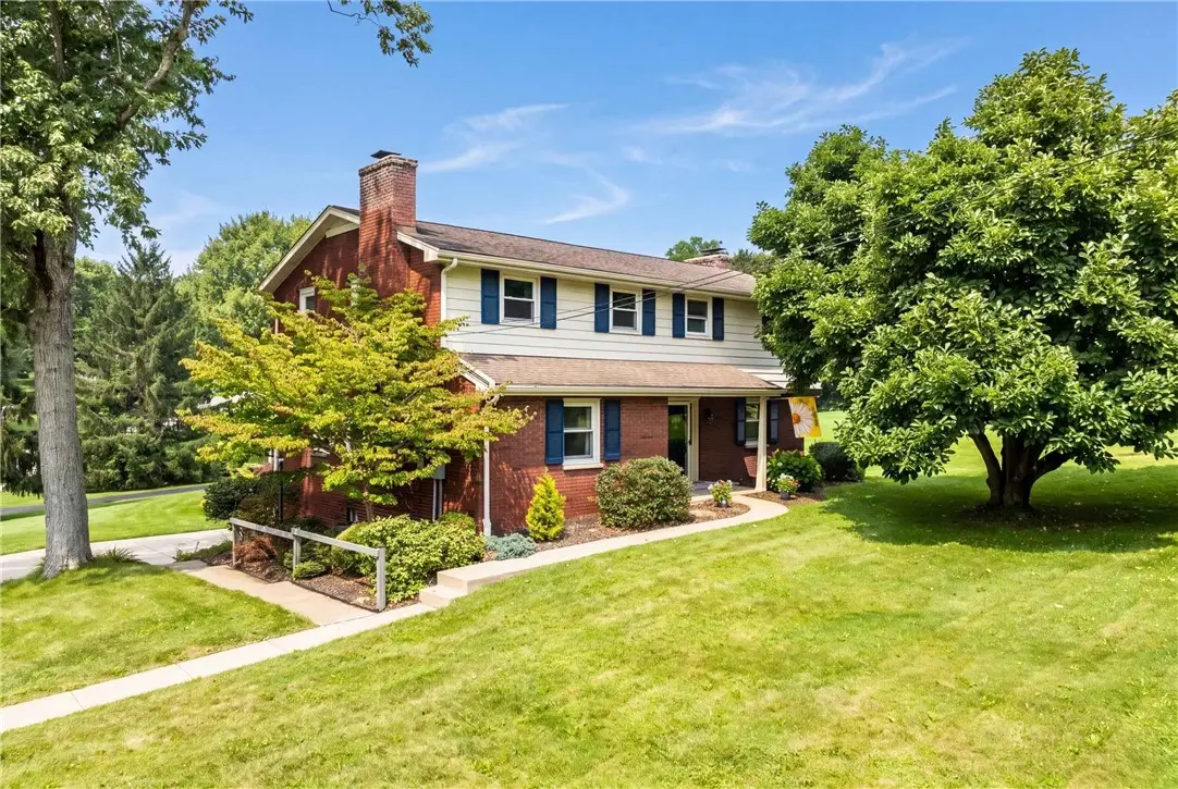931 Shenango Rd, Beaver Falls, PA 15010 - #1