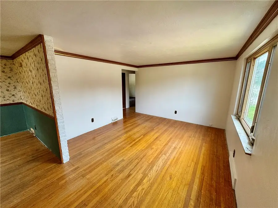 118 Sunrise Dr, Pittsburgh, PA 15236 - #3