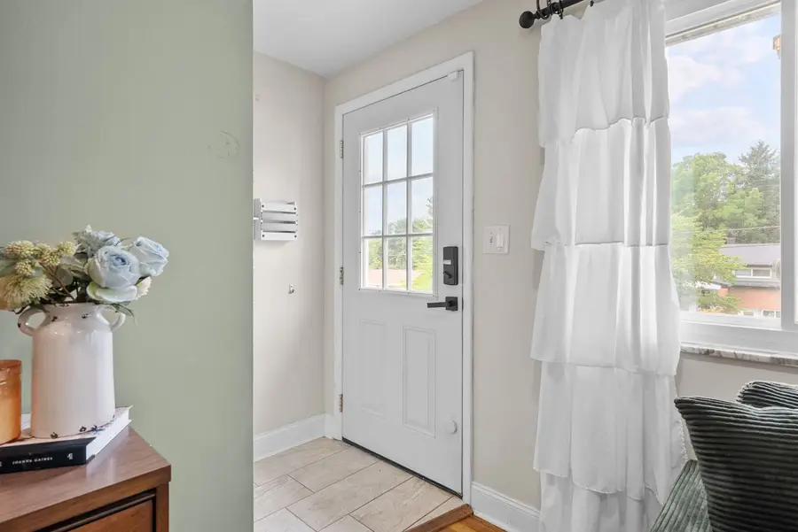33 Claireview Dr, Carnegie, PA 15106 - #2