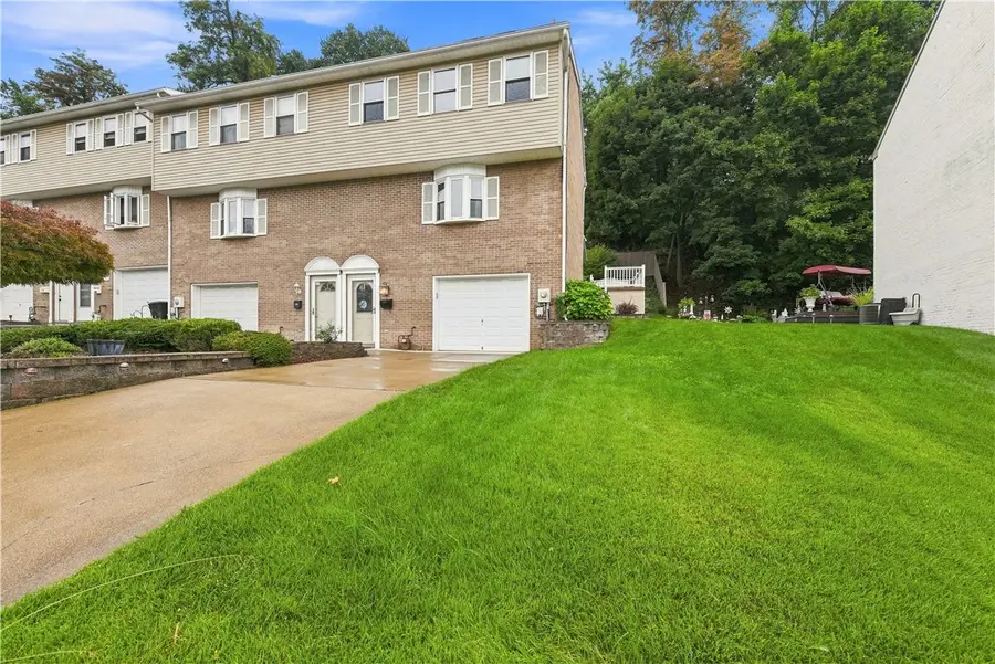 331 Clavale Dr, North Versailles, PA 15137 - #2