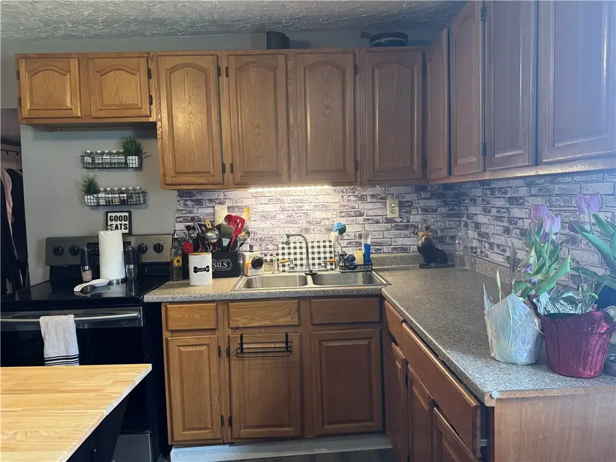 128 Keeny Row, New Salem, PA 15468 - #3
