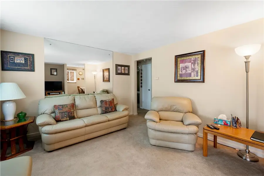 654 Perrilyn St, Pittsburgh, PA 15226 - #3